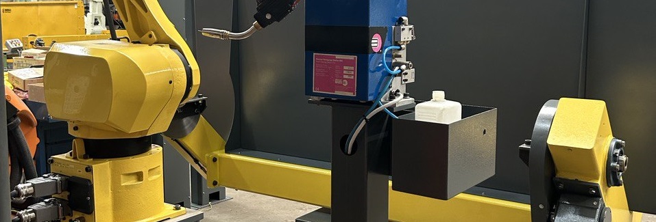 Isola robot Fanuc usata di saldatura mig mag.
